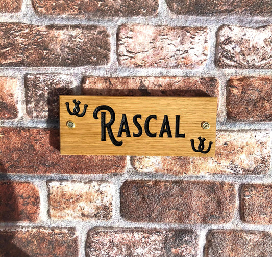 Personalised Horse Stable/Stall Name Sign - with Horse Shoes - Blackriver - OAK