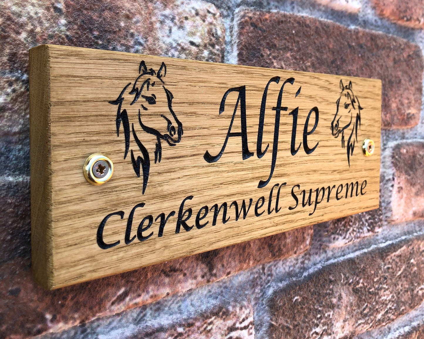 Personalised Horse Stable/Stall Name Sign with Horse Heads - Lucida Caligraphy - OAK