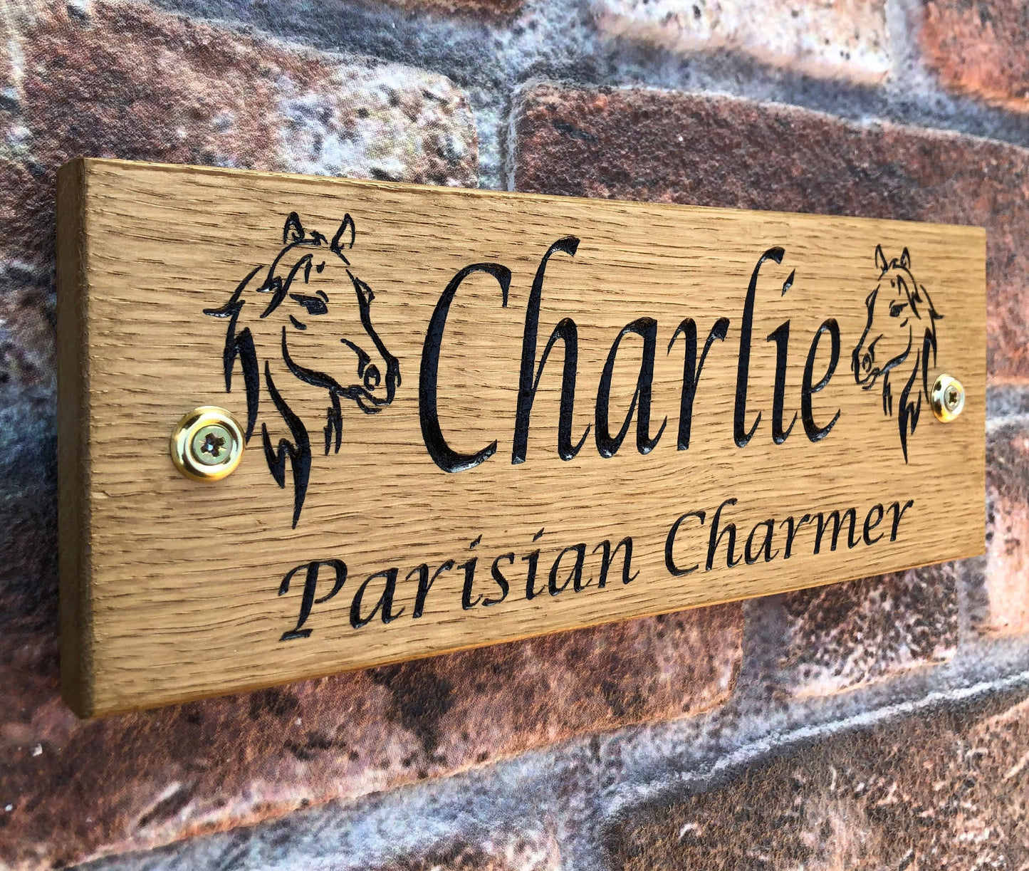 Personalised Horse Stable/Stall Name Sign with Horse Heads - Lucida Caligraphy - OAK